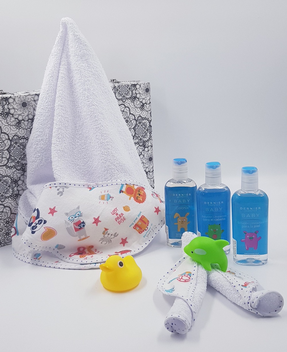 Artículos de baño para bebé, juguetes, toallas y más